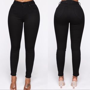 🌸Mid Rise Black Skinny Jeans